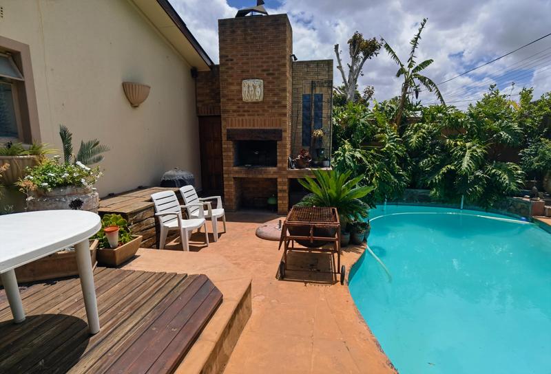 7 Bedroom Property for Sale in Richmond Estate Western Cape